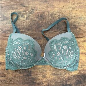 Victoria's Secret Lace Underwire Bra in Green